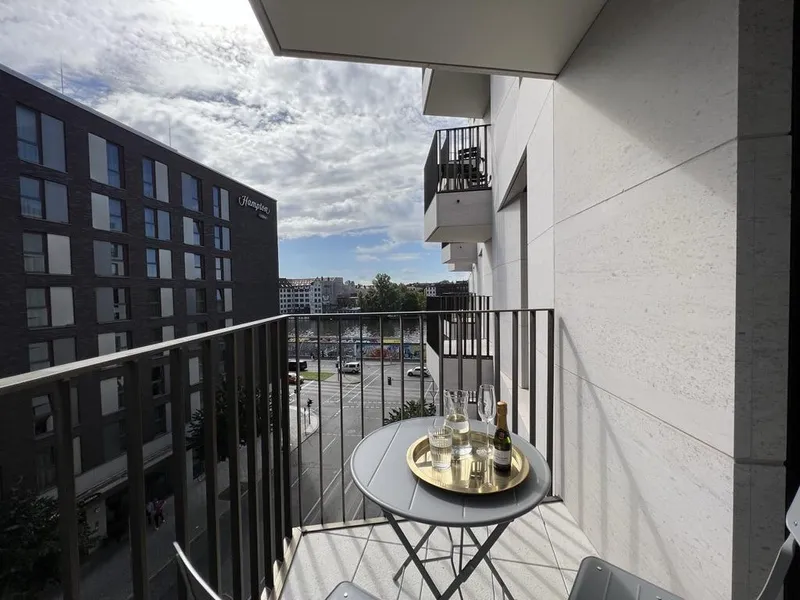 Exklusive 2-Zimmer-Wohnung in Friedrichshain // Exclusive 2-room apartment in Friedrichshain — photo 1